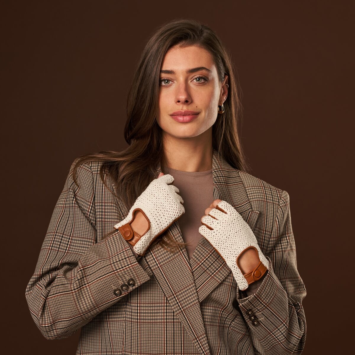 Daniella (cognac) - Hand-sewn Italian crochet driving gloves from lambskin leather - Fratelli Orsini - Luxury Leather Gloves - Handmade in Italy - 4