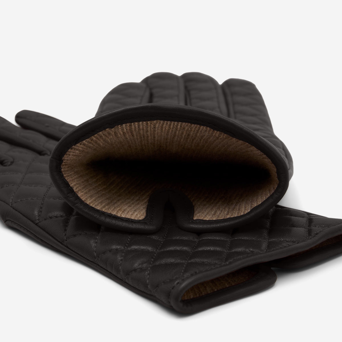 Emilia (black) - classic Italian lambskin leather gloves with cashmere lining and checkered pattern - Fratelli Orsini - Luxury Leather Gloves - Handmade in Italy - 3