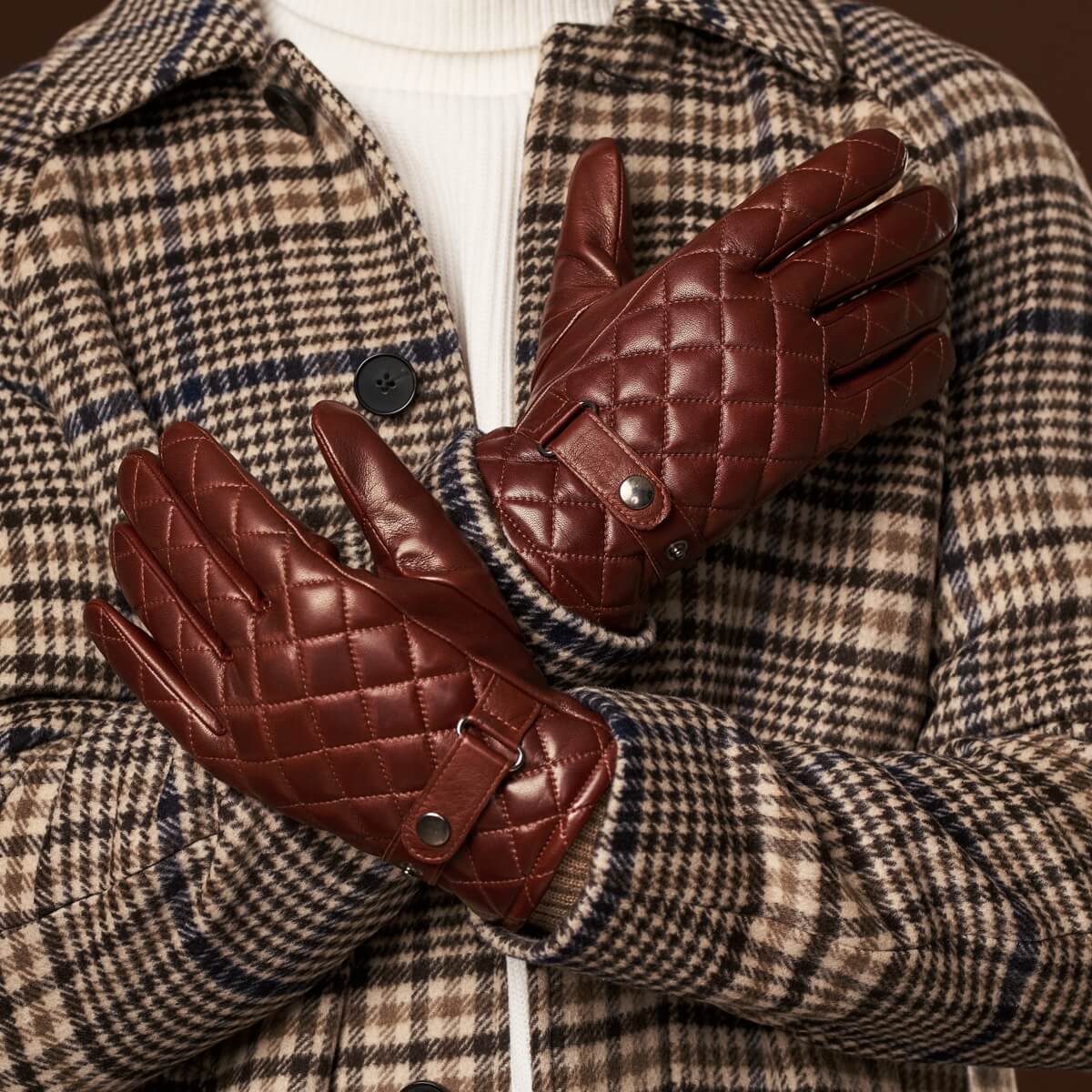 Luca (brown) - Italian lambskin leather gloves with cashmere lining and checkered pattern - Fratelli Orsini - Luxury Leather Gloves - Handmade in Italy - 12