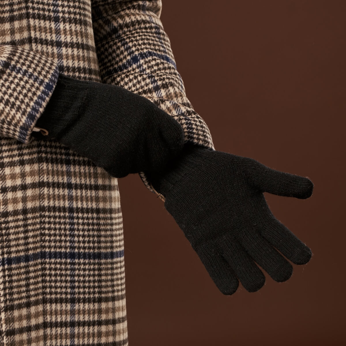 Luciano (black) - Handmade Italian knitted wool gloves with luxurious cashmere lining - Fratelli Orsini - Luxury Leather Gloves - Handmade in Italy - 5
