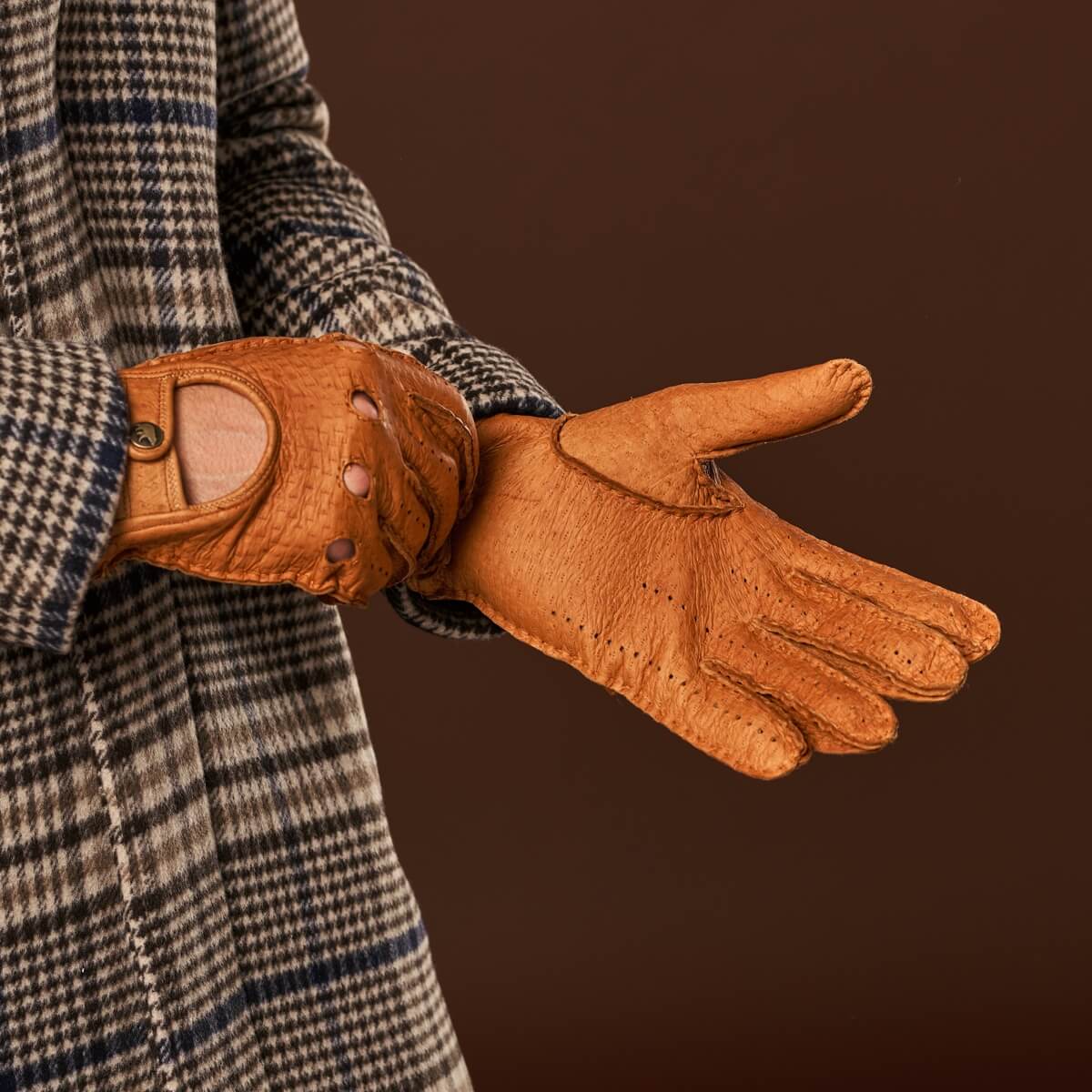 Marcello (brown) – Luxurious Italian peccary driving gloves - Fratelli Orsini - Luxury Leather Gloves - Handmade in Italy - 5