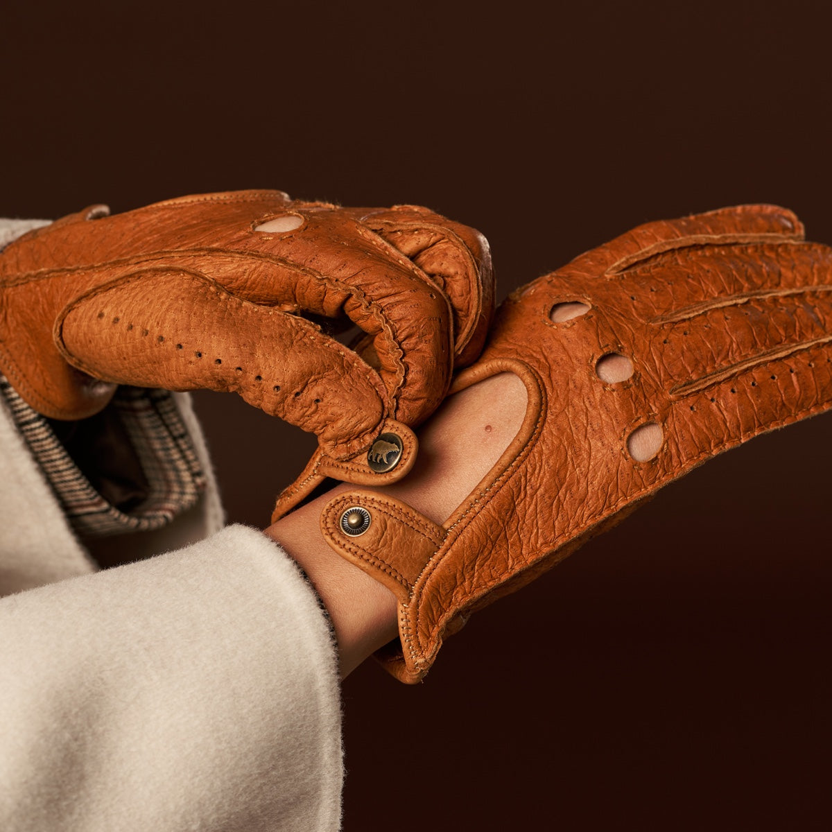 Raffaella (brown) – Luxurious Italian peccary driving gloves - Fratelli Orsini - Luxury Leather Gloves - Handmade in Italy - 7