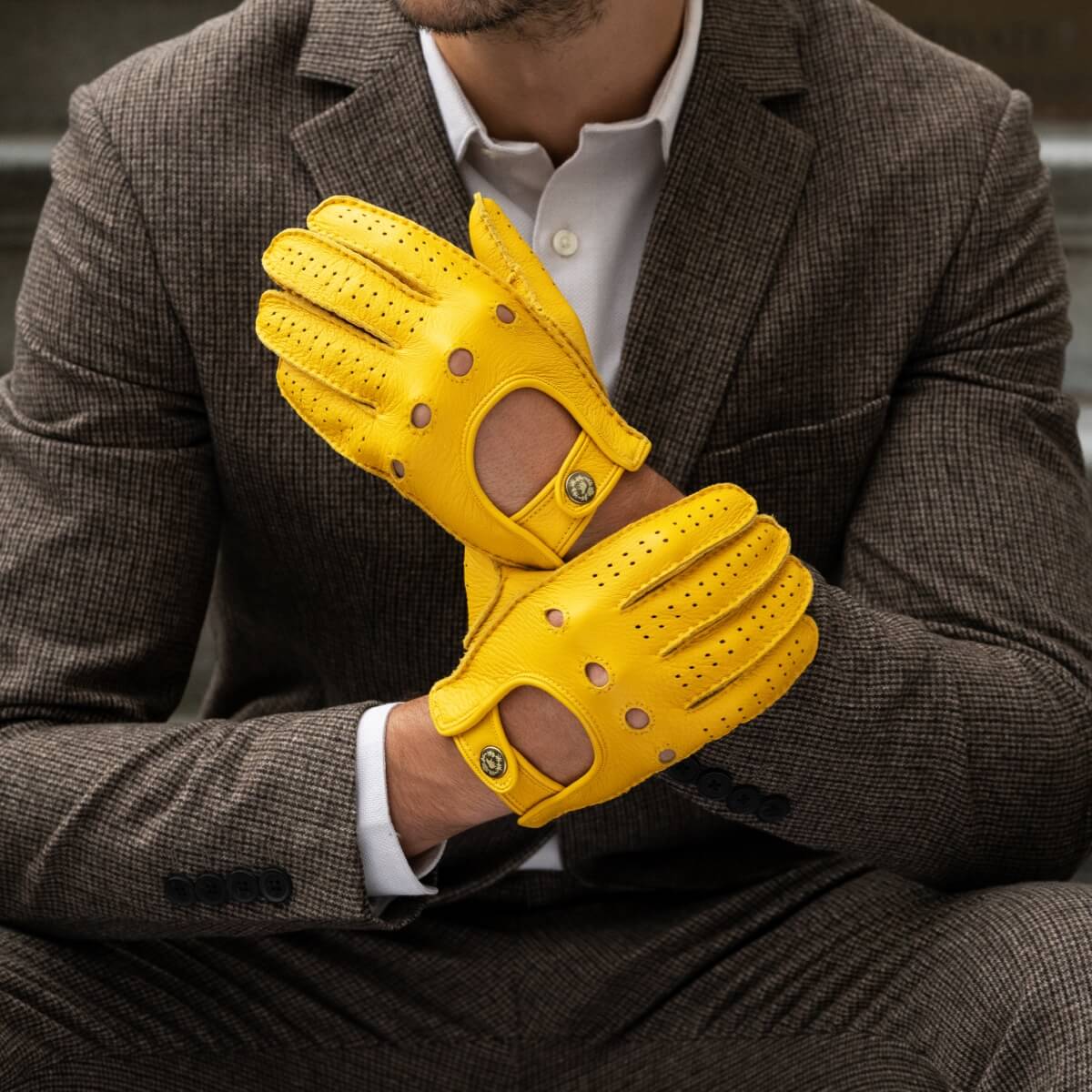 Leonardo (yellow) - Italian driving gloves made of American deerskin leather - Fratelli Orsini - Luxury Leather Gloves - Handmade in Italy - 3