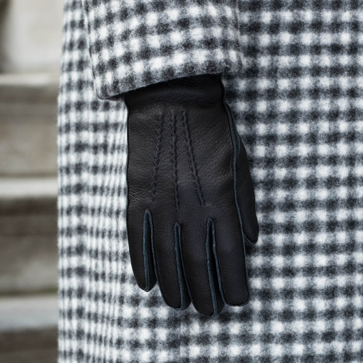 Vittoria (black) - Italian gloves made of American deerskin leather with cashmere lining - Fratelli Orsini - Luxury Leather Gloves - Handmade in Italy - 9