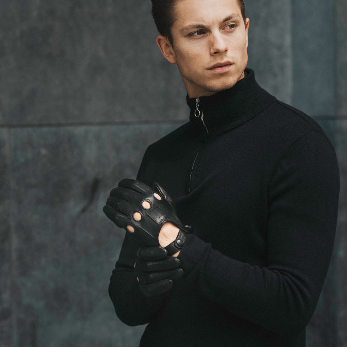 Mario (black) - Italian lambskin leather driving gloves & touchscreen feature - Fratelli Orsini - Luxury Driving Gloves - Handmade in Italy - 7