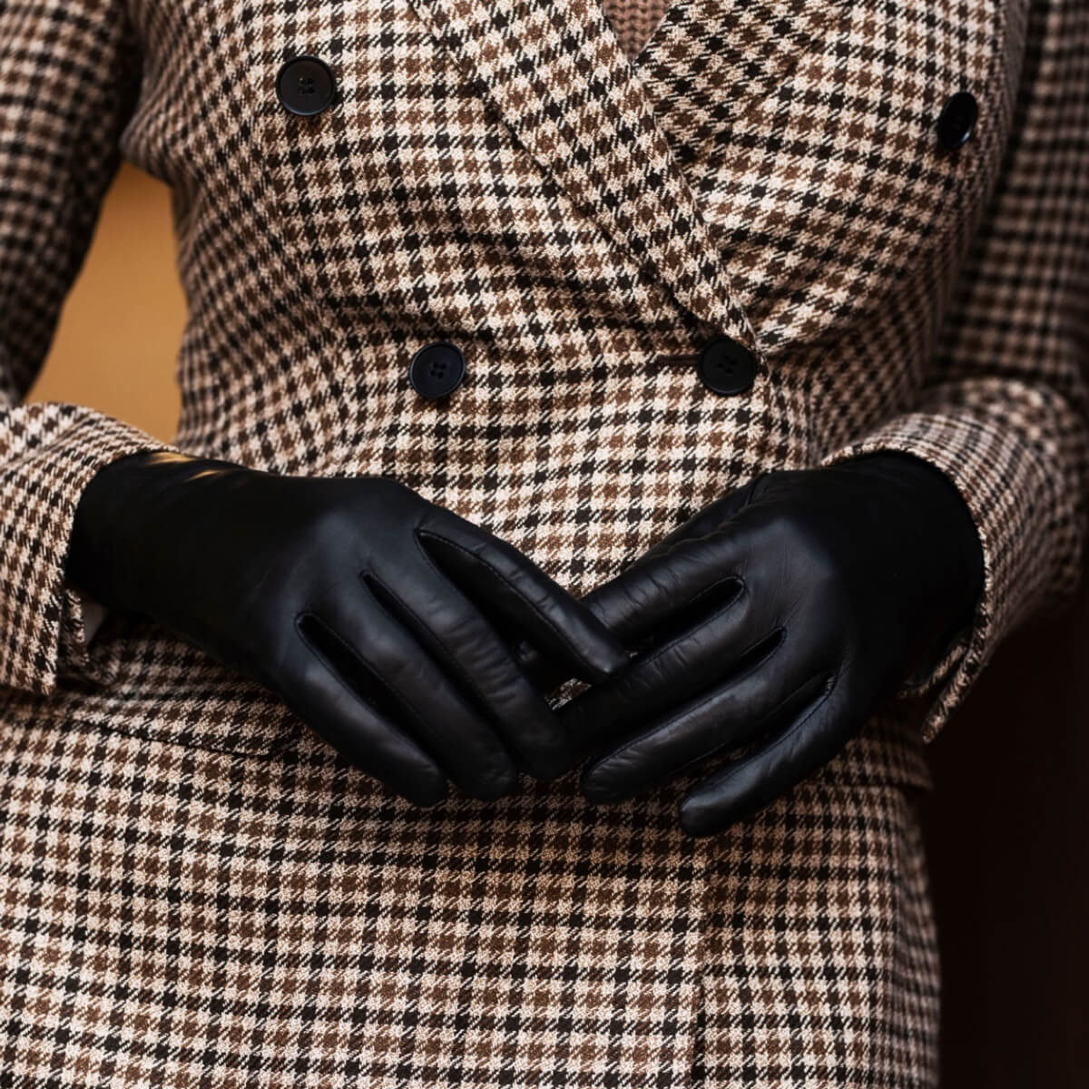 Bella (black) - Italian lambskin leather gloves with lambswool lining & touchscreen feature - Fratelli Orsini - Luxury Leather Gloves - Handmade in Italy - 8