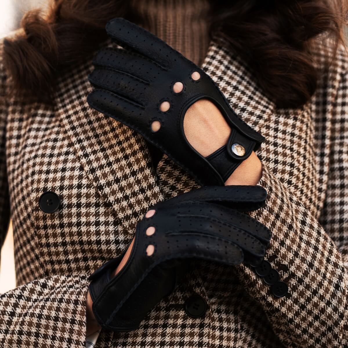 Maria (black) - Italian driving gloves made of American deerskin leather - Fratelli Orsini - Luxury Driving Gloves - Handmade in Italy - 4