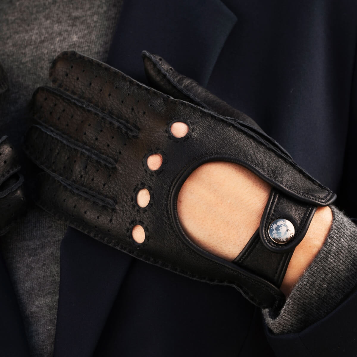 Maria (black) - Italian driving gloves made of American deerskin leather - Fratelli Orsini - Luxury Driving Gloves - Handmade in Italy - 8