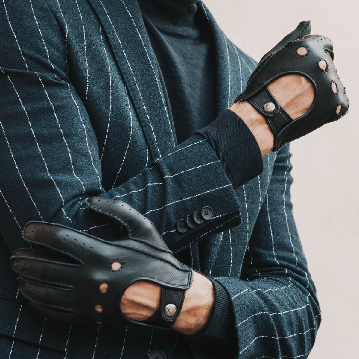 Leonardo (black) - Italian driving gloves made of American deerskin leather - Fratelli Orsini - Luxury Driving Gloves - Handmade in Italy - 7