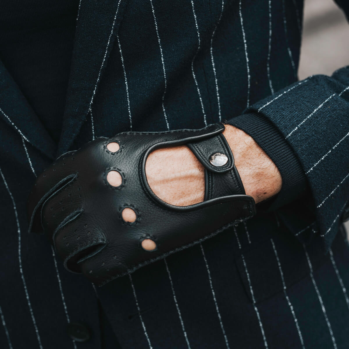 Leonardo (black) - Italian driving gloves made of American deerskin leather - Fratelli Orsini - Luxury Driving Gloves - Handmade in Italy - 6