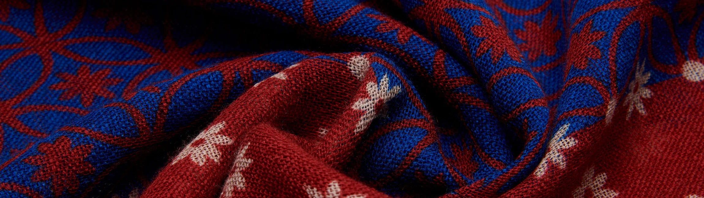 Women's Scarves & Shawls