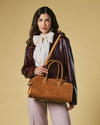 Chiara (Cognac) – Italienische Damenhandtasche aus Kalbsveloursleder (mit Schulterriemen)
