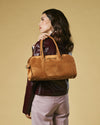 Chiara (Cognac) – Italienische Damenhandtasche aus Kalbsveloursleder (mit Schulterriemen)