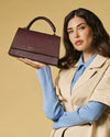 Federica (aubergine) - Sac bandoulière en cuir de veau italien pour femme (avec bandoulière)
