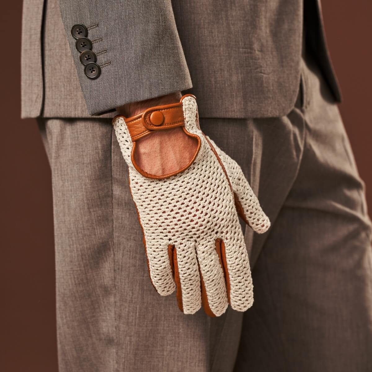 Arturo (cognac) - Hand-sewn Italian crochet driving gloves from lambskin leather - Fratelli Orsini - Luxury Leather Gloves - Handmade in Italy - 8