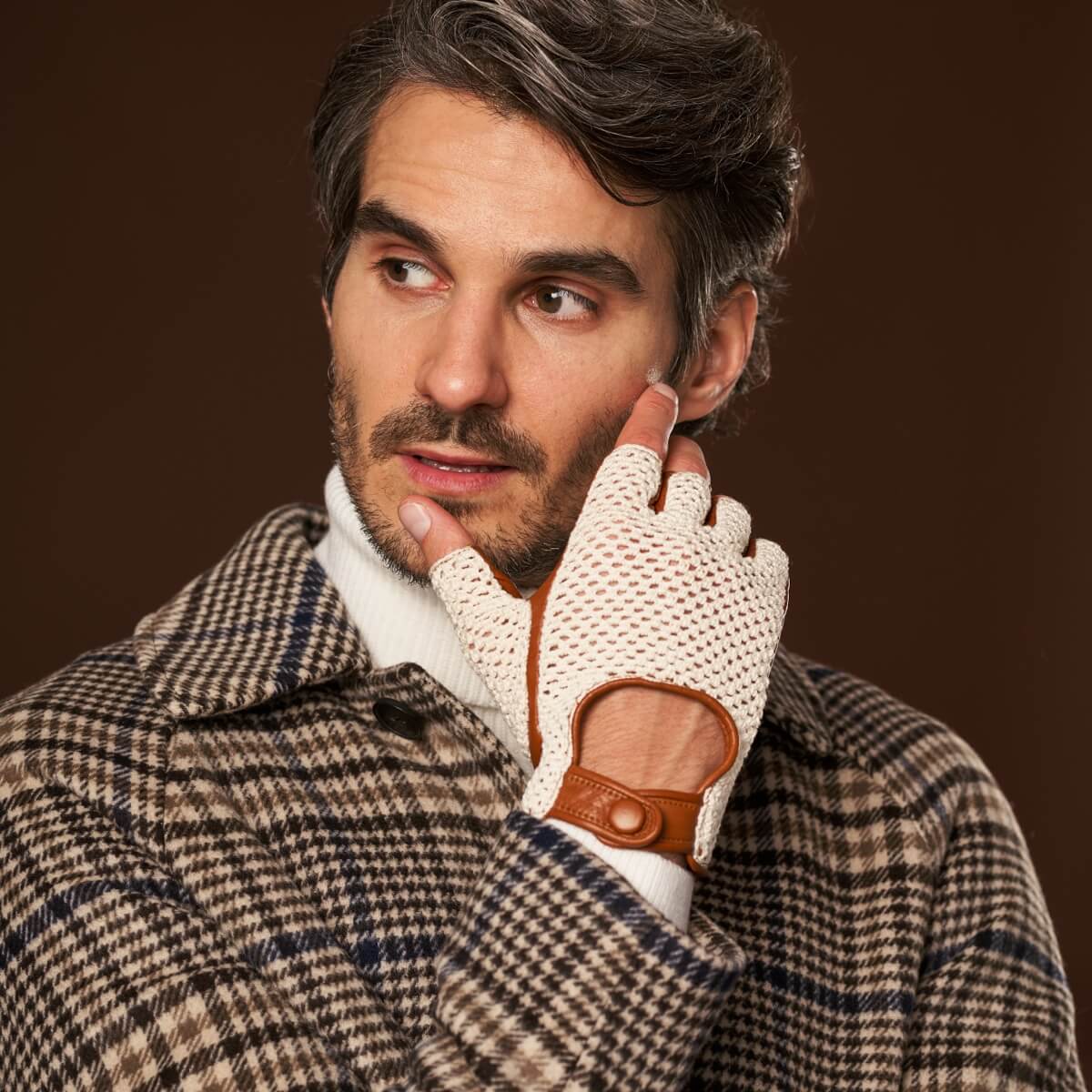 Dario (cognac) - Hand-sewn Italian crochet driving gloves from lambskin leather - Fratelli Orsini - Luxury Leather Gloves - Handmade in Italy - 6