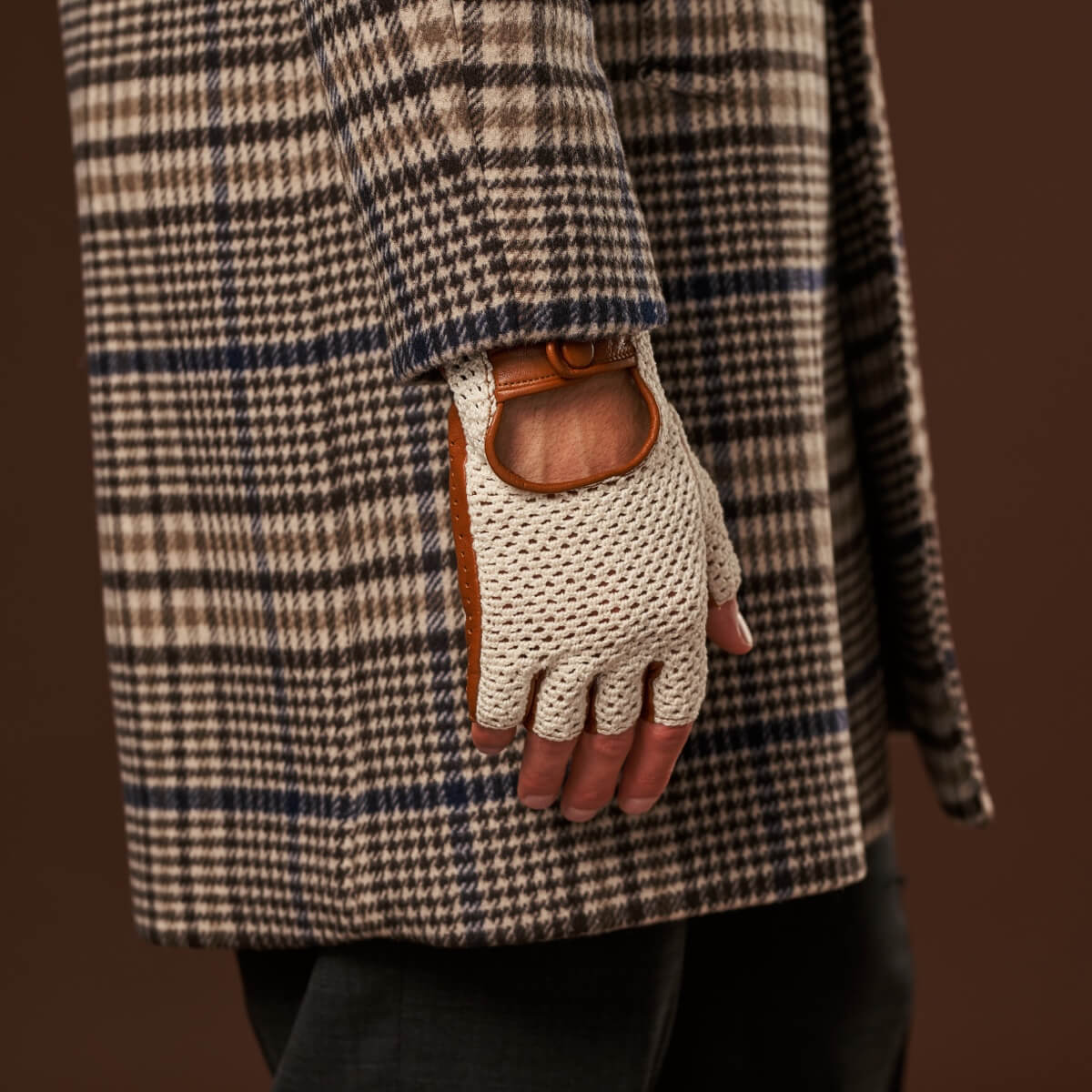 Dario (cognac) - Hand-sewn Italian crochet driving gloves from lambskin leather - Fratelli Orsini - Luxury Leather Gloves - Handmade in Italy - 8