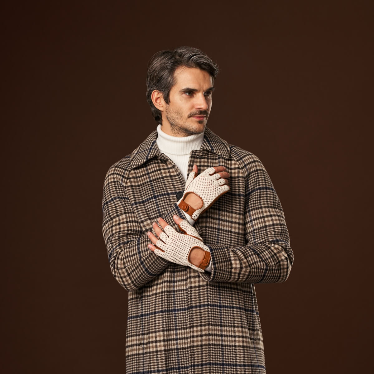 Dario (cognac) - Hand-sewn Italian crochet driving gloves from lambskin leather - Fratelli Orsini - Luxury Leather Gloves - Handmade in Italy - 10
