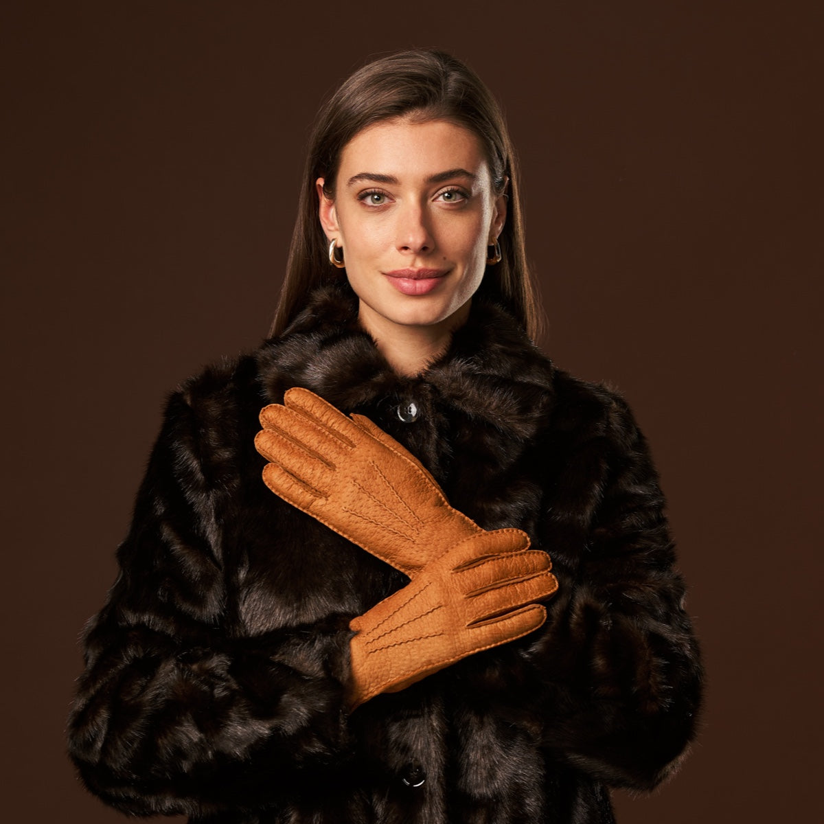 Donatella (brown) – Luxurious Italian peccary leather gloves with cashmere lining - Fratelli Orsini - Luxury Leather Gloves - Handmade in Italy - 6