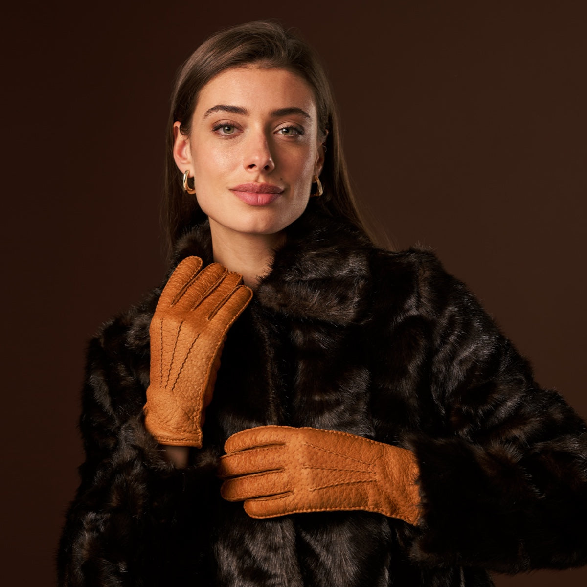 Donatella (brown) – Luxurious Italian peccary leather gloves with cashmere lining - Fratelli Orsini - Luxury Leather Gloves - Handmade in Italy - 8
