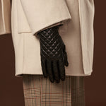 Emilia (black) - classic Italian lambskin leather gloves with cashmere lining and checkered pattern - Fratelli Orsini - Luxury Leather Gloves - Handmade in Italy - 7