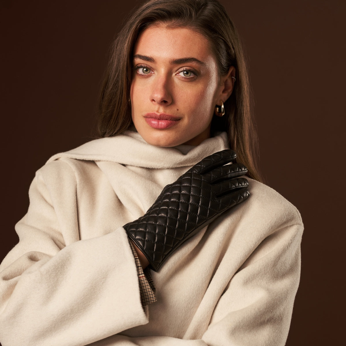 Emilia (black) - classic Italian lambskin leather gloves with cashmere lining and checkered pattern - Fratelli Orsini - Luxury Leather Gloves - Handmade in Italy - 9