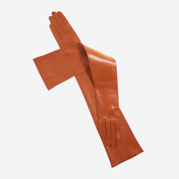 FS15W16 (cognac) - Italienische, mit Seide gefütterte Opernhandschuhe aus Leder - 16-Knopf-Länge