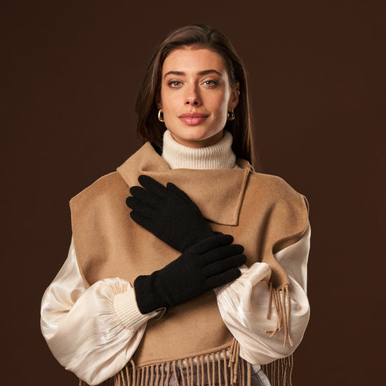 Florentina (black) - Handmade Italian knitted wool gloves with luxurious cashmere lining - Fratelli Orsini - Luxury Leather Gloves - Handmade in Italy - 4