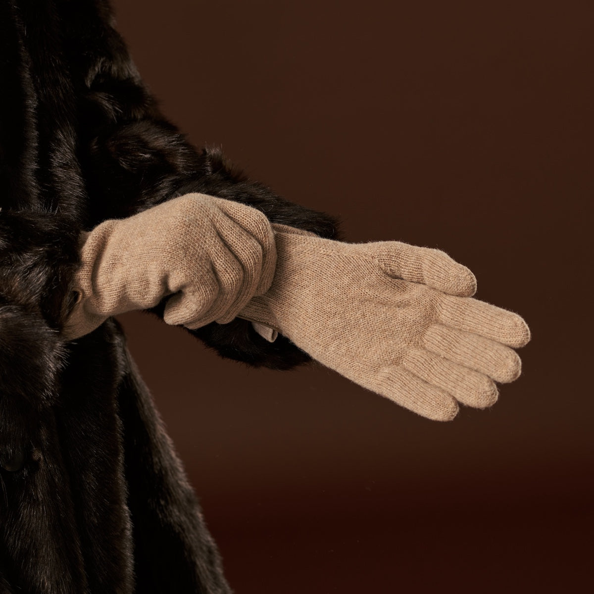 Florentina (sand) - Handmade Italian knitted wool gloves with luxurious cashmere lining - Fratelli Orsini - Luxury Leather Gloves - Handmade in Italy - 5