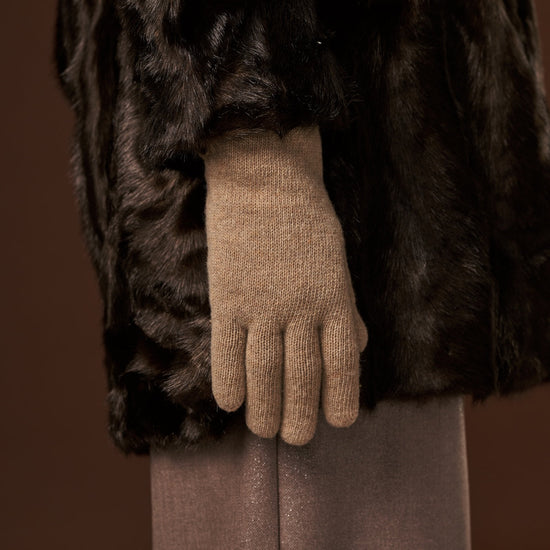 Florentina (sand) - Handmade Italian knitted wool gloves with luxurious cashmere lining - Fratelli Orsini - Luxury Leather Gloves - Handmade in Italy - 7