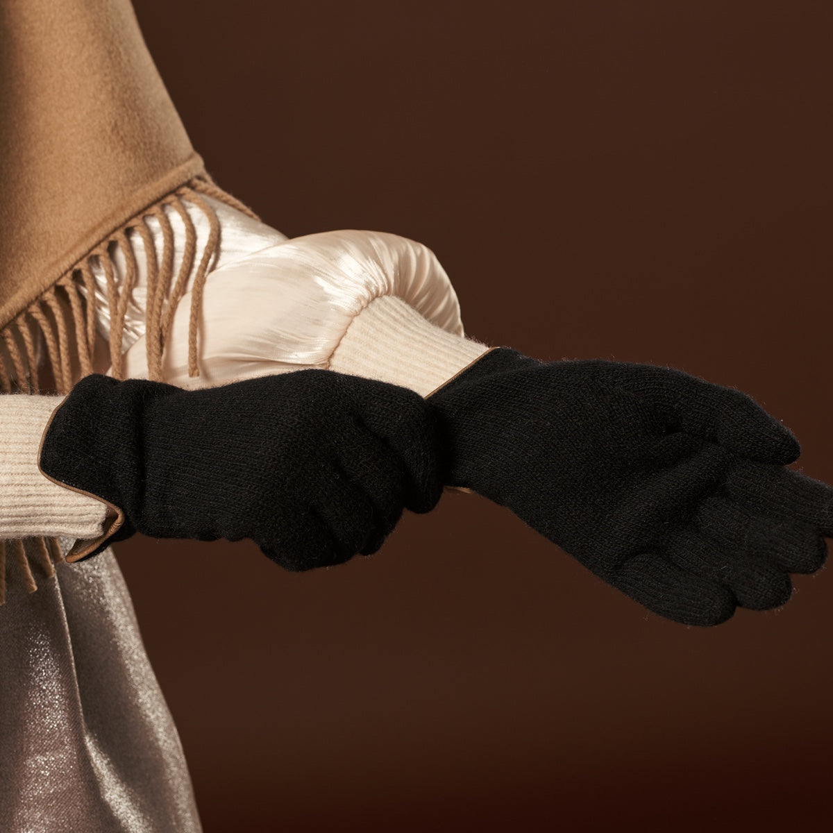 Florentina (black) - Handmade Italian knitted wool gloves with luxurious cashmere lining - Fratelli Orsini - Luxury Leather Gloves - Handmade in Italy - 9