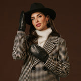 Gianetta (black) – Italian lambskin mittens with luxurious lambswool lining