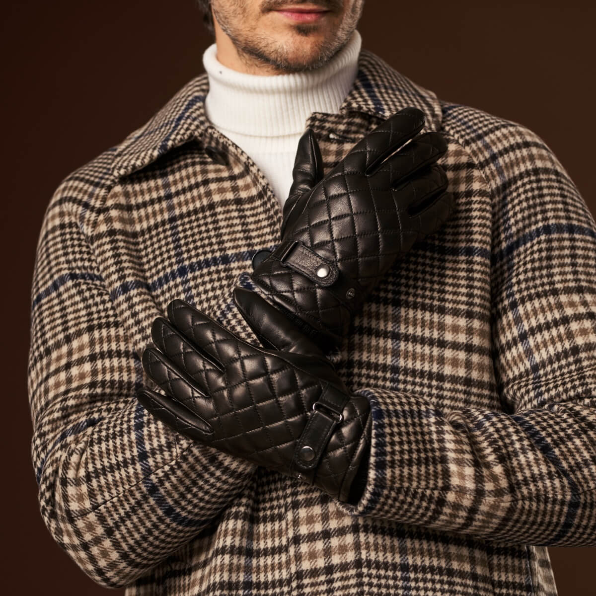 Luca (black) - Italian lambskin leather gloves with cashmere lining and checkered pattern - Fratelli Orsini - Luxury Leather Gloves - Handmade in Italy - 8