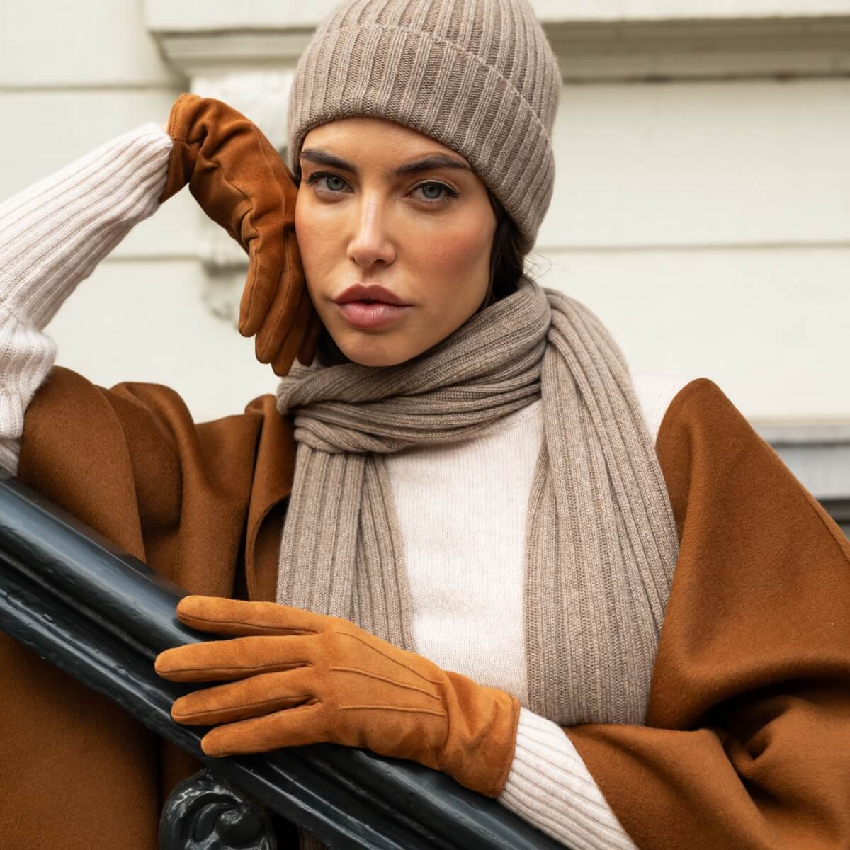 Silvia (cognac) - suede leather gloves with luxurious cashmere lining - Fratelli Orsini - Luxury Leather Gloves - Handmade in Italy - 6