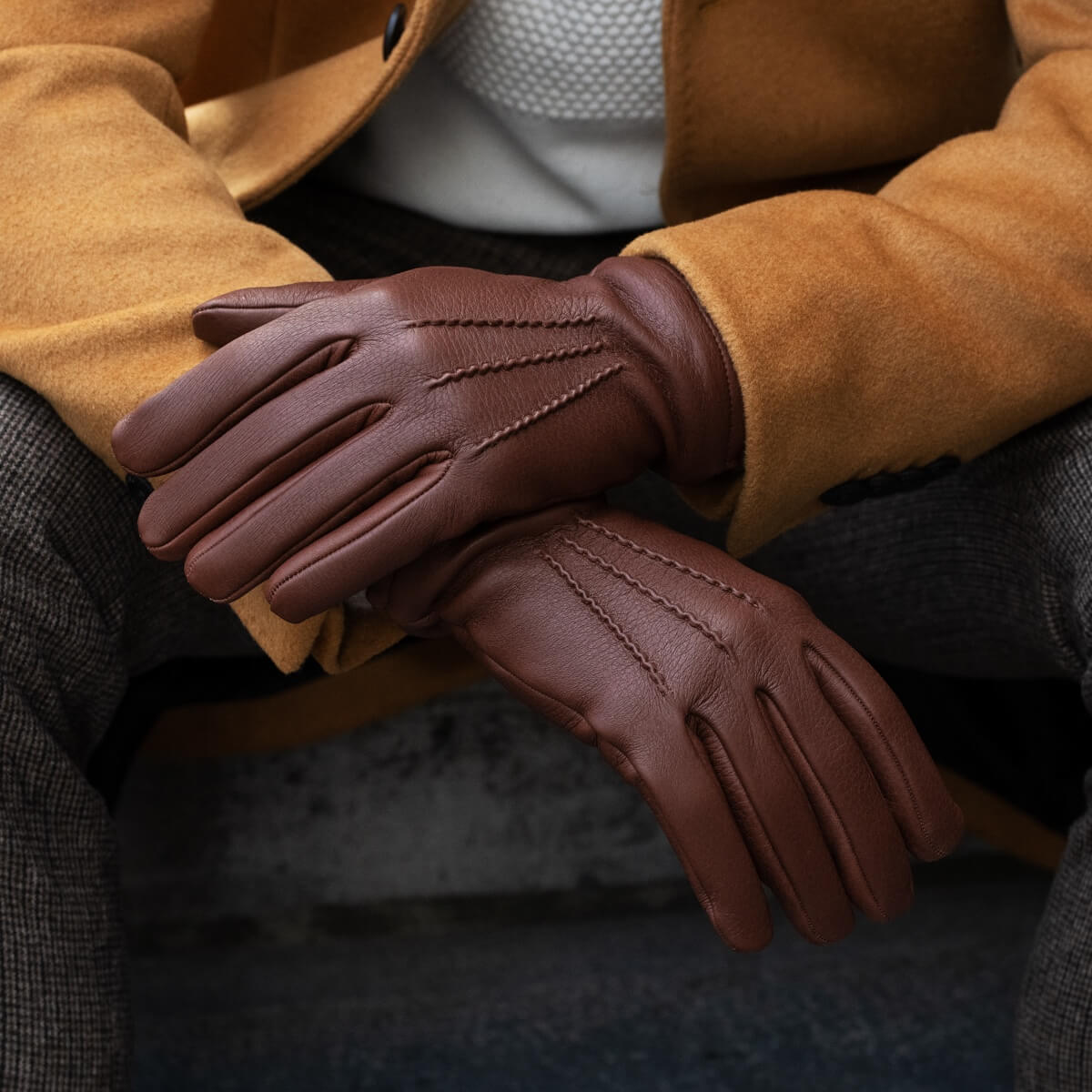 Lorenzo (brown) - Italian gloves made of American deerskin leather with cashmere lining - Fratelli Orsini - Luxury Leather Gloves - Handmade in Italy - 7