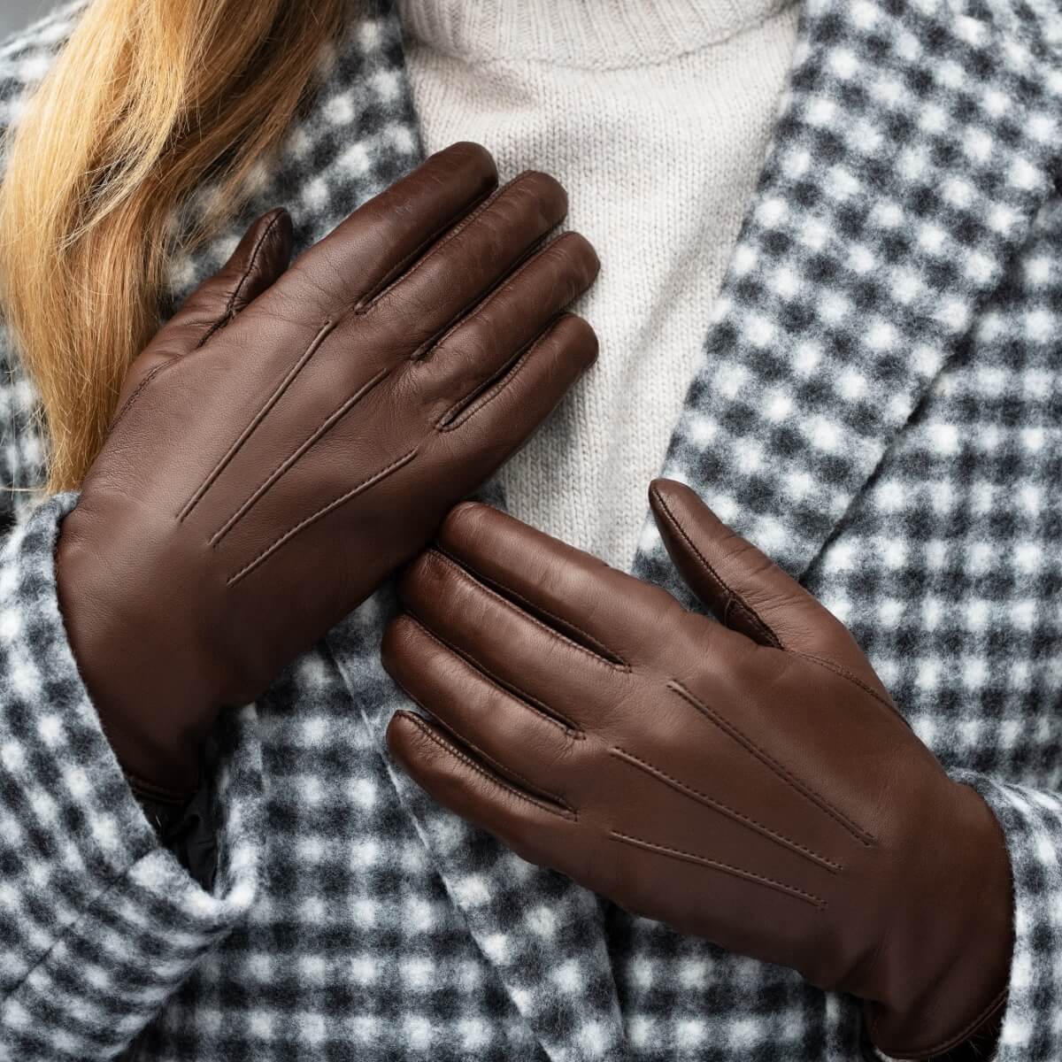 Francesca (brown) - Italian lambskin leather gloves with brown rabbit fur lining - Fratelli Orsini - Luxury Leather Gloves - Handmade in Italy - 7