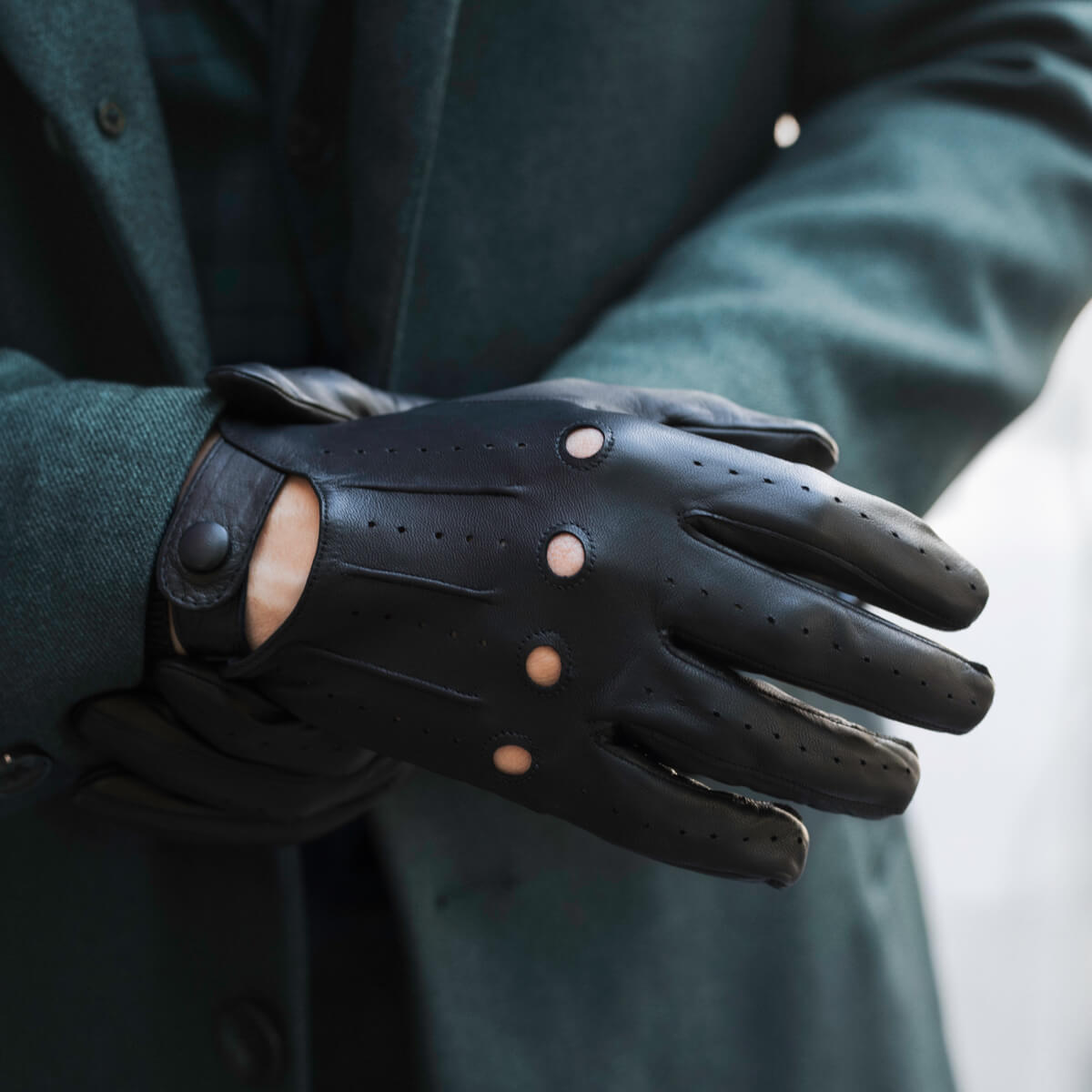 Enzo (black) - Italian lambskin leather driving gloves - Fratelli Orsini - Luxury Leather Gloves - Handmade in Italy - 5