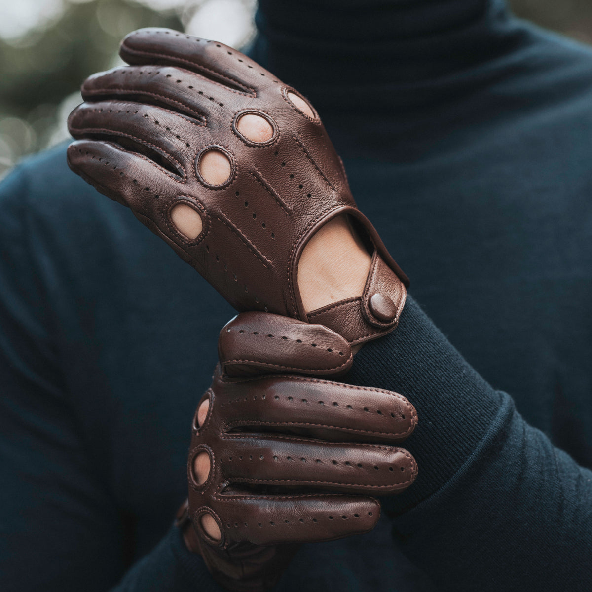 Mario (brown) - Italian lambskin leather driving gloves - Fratelli Orsini - Luxury Driving Gloves - Handmade in Italy - 7