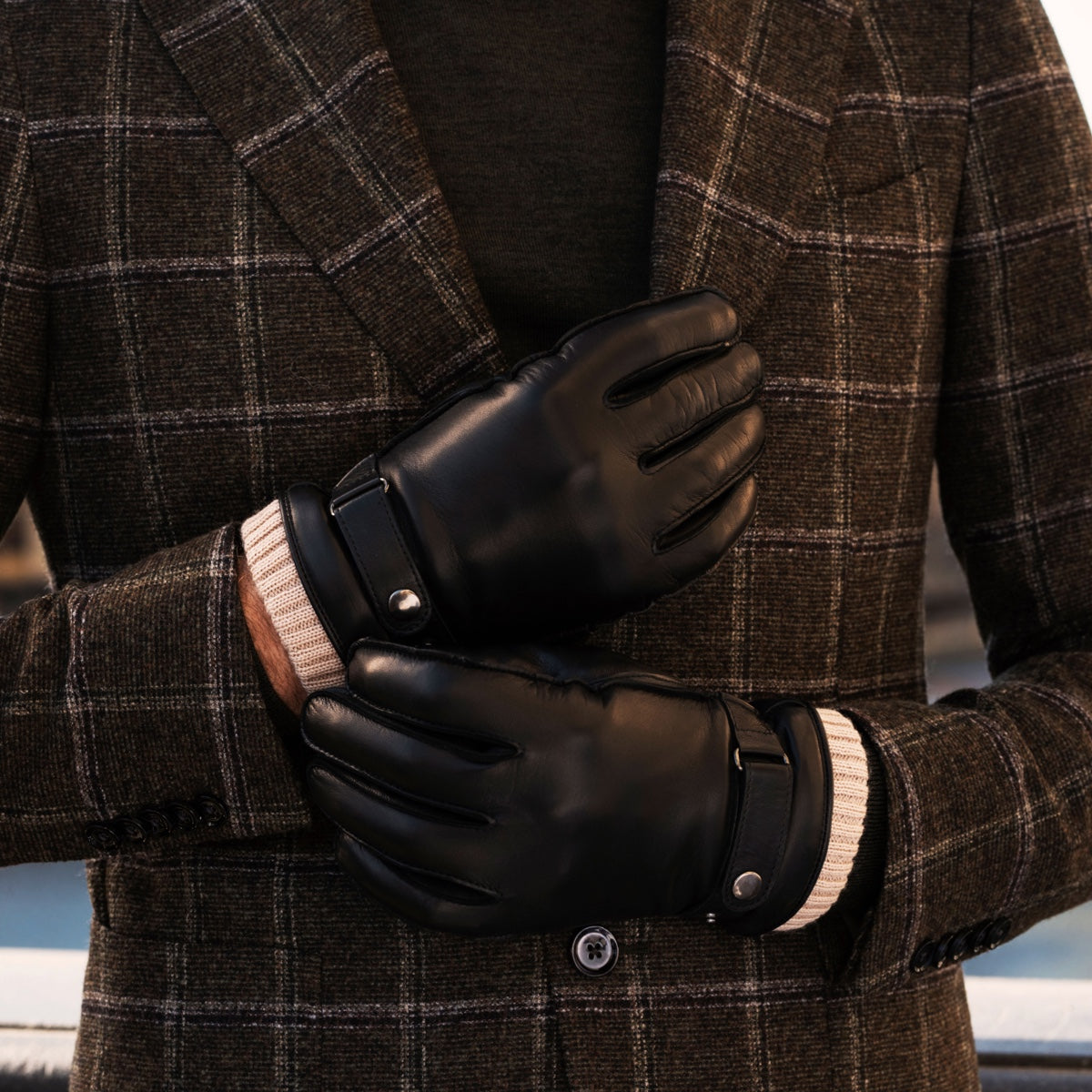 Alonzo (black) - Italian lambskin leather gloves with cashmere lining & touchscreen feature Fratelli Orsini - Luxury Leather Gloves - Handmade in Italy - 8