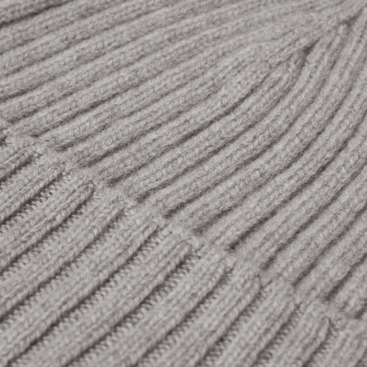 Milano (light grey) - 100% cashmere ribbed beanie (unisex)- Fratelli Orsini - Luxury Beanie - Handmade in Italy -  3