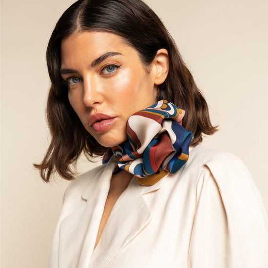 Giorgia (blue/red) - soft and lightweight Italian foulard from pure silk - Fratelli Orsini - Luxury Italian Scarf - Handmade in Italy - 8