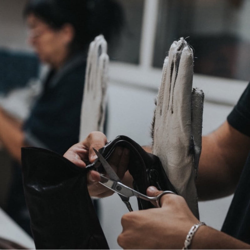 Dark Brown Leather Gloves Women Silk Lining - Made in Italy  – Luxury Leather Gloves – Handmade in Italy – Fratelli Orsini® - Production - 2