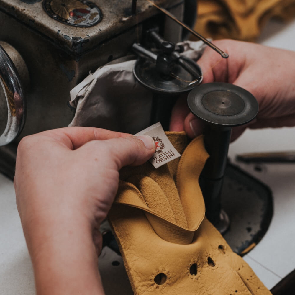 Factory-Fratelli-Orsini-Naples-Italy-Gloves-4