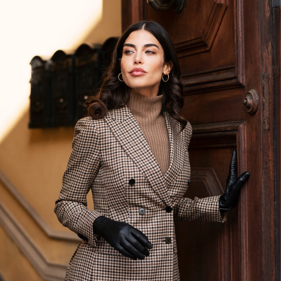 Isabella (black) - Italian lambskin leather gloves with cashmere lining - Fratelli Orsini - Luxury Leather Gloves - Handmade in Italy - 8