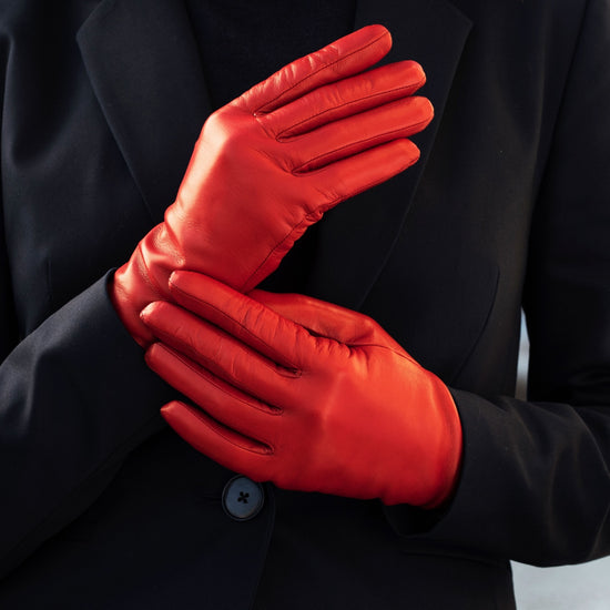Sofia (red) - Italian lambskin leather gloves with silk lining - Fratelli Orsini - Luxury Leather Gloves - Handmade in Italy - 3