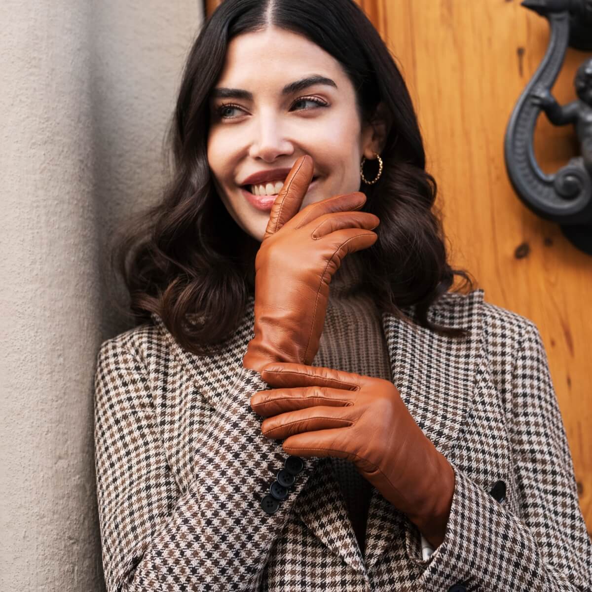 Sofia (cognac) - Italian lambskin leather gloves with silk lining - Fratelli Orsini - Luxury Leather Gloves - Handmade in Italy - 6