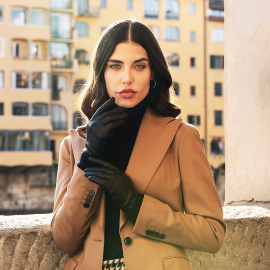 Isabella (black) - Italian lambskin leather gloves with cashmere lining - Fratelli Orsini - Luxury Leather Gloves - Handmade in Italy - 9