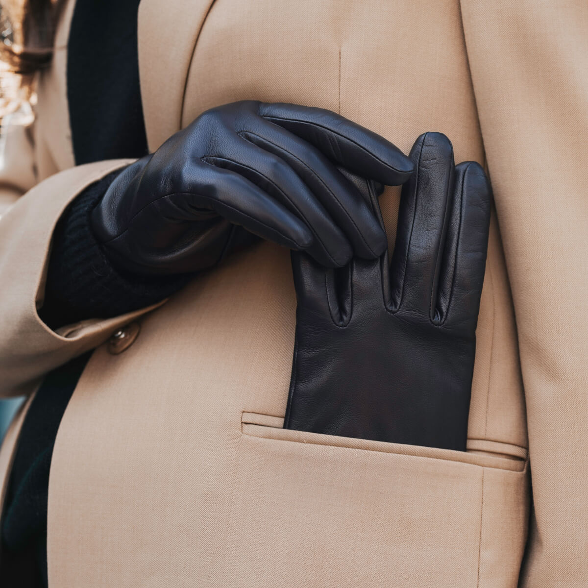 Isabella (black) - Italian lambskin leather gloves with cashmere lining - Fratelli Orsini - Luxury Leather Gloves - Handmade in Italy - 6
