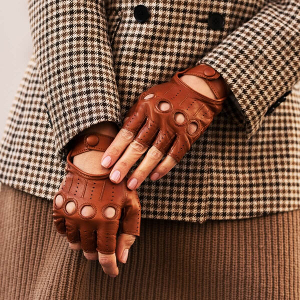 Women's Driving Gloves Cognac Fingerless - Made in Italy – Luxury Leather Gloves – Handmade in Italy – Fratelli Orsini® - 2