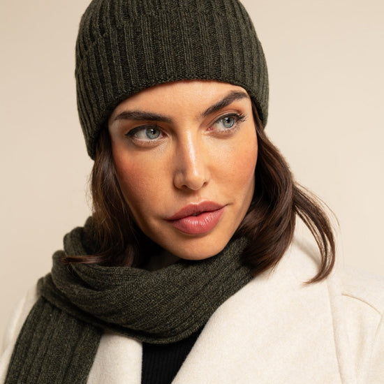 Napoli (dark green) - 100% cashmere ribbed scarf (unisex) - Fratelli Orsini - Luxury Cashmere Scarf - Handmade in Italy - 11